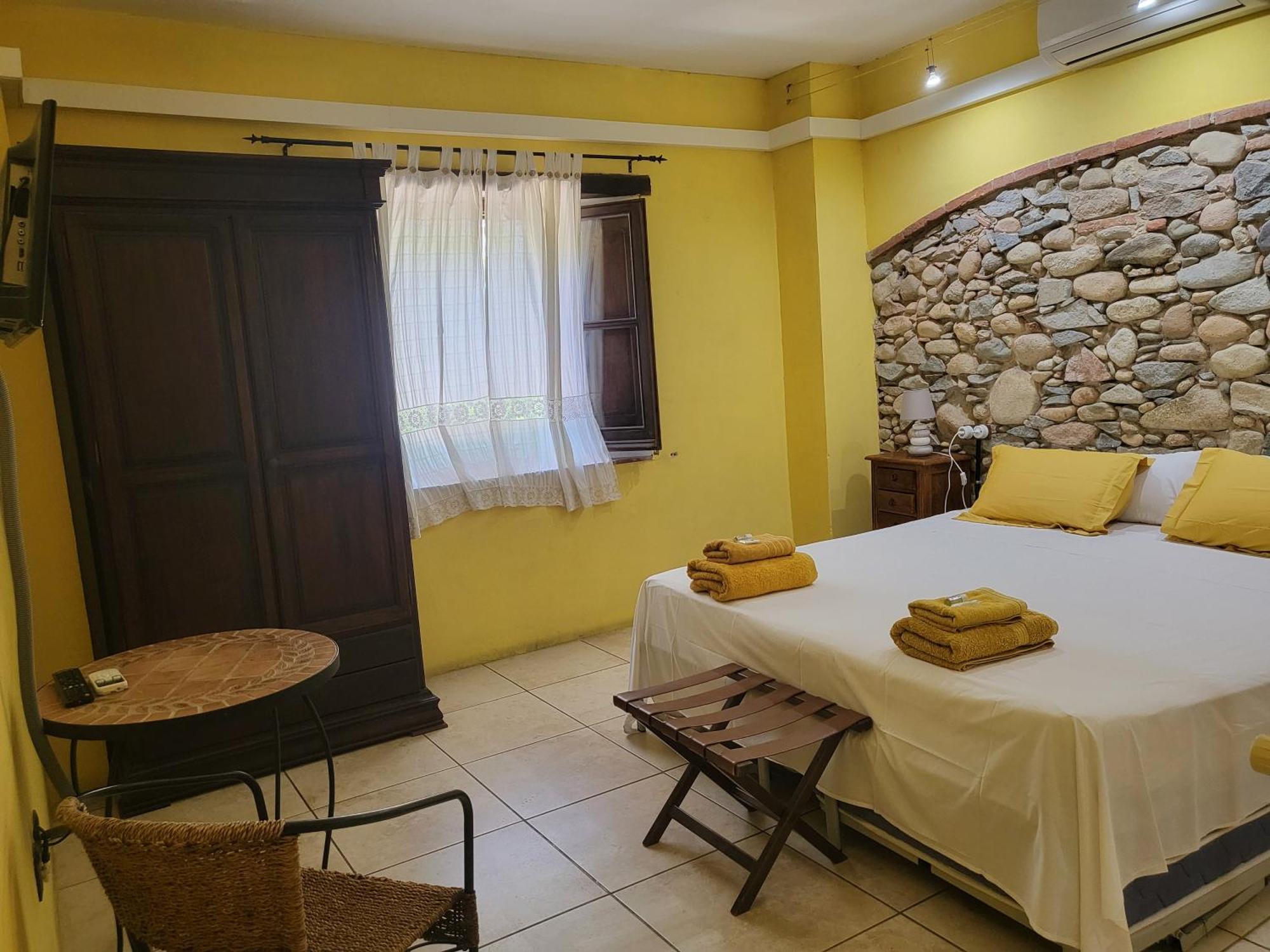 Hotel Pasteral Riu Ter La Cellera de Ter Ngoại thất bức ảnh